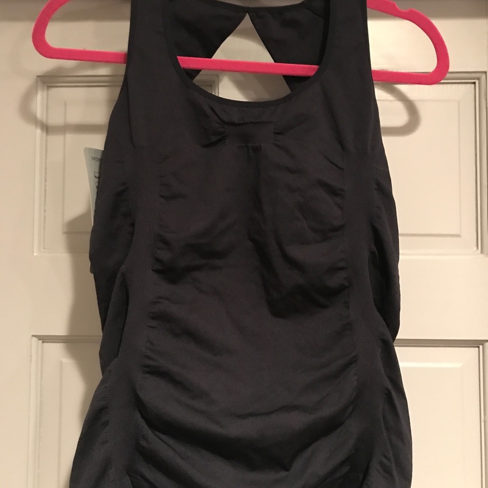 Black workout top